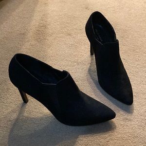 NWT Cole Haan 8.5 B black suede booties